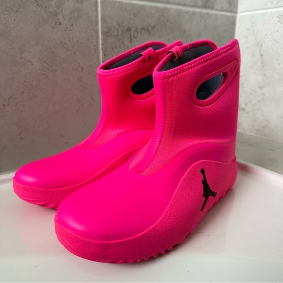 Jordan Pink Girls Boots Size 3 Youth - Picture 2 of 15